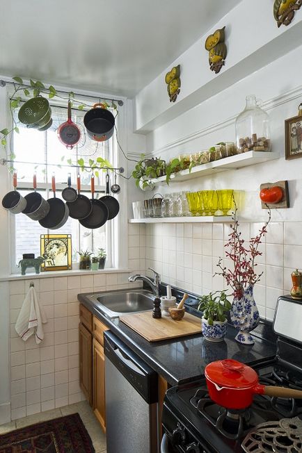 30 Успешни примери за решаване на проблеми във вътрешността на малка кухня
