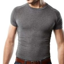 5 правила за избор на перфектната риза под тениската