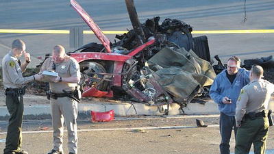 Актьорът Пол Uoker се разби в автомобилна катастрофа (снимки, видео) - Новини