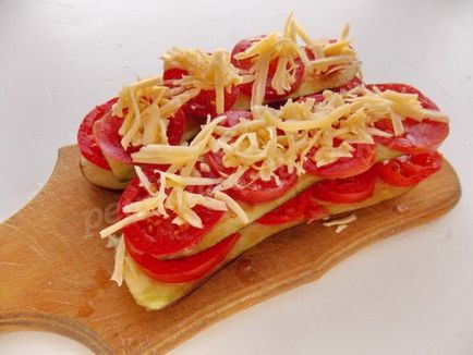 Патладжан, печен в пещ с домати и сирене