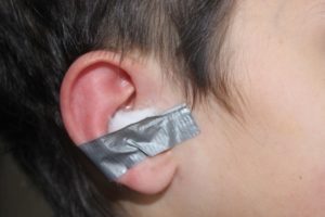 Борна киселина лечение в ухото и се използва в болки в ушите