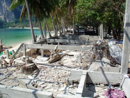 Цунамито в Тайланд през 2004 г., видео и снимки на свидетелите, дали да се страхуват от повторение цунами