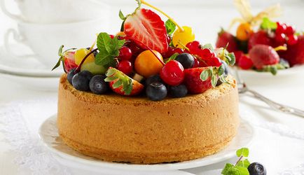 Плодове торта - две вкусни рецепти, които да избирате!