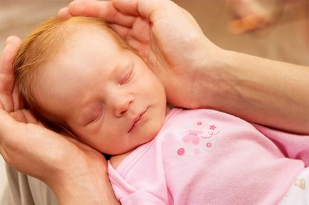 Как да масажирате бебето очи