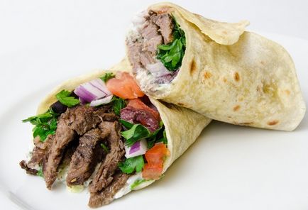 Как да се подготвите и увийте в Shawarma пита домашни рецепти, месо сос