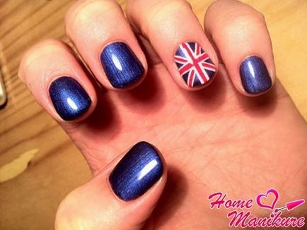Как да лакирайте ноктите си британски флаг