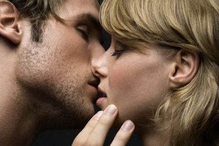 Как да се научите да се целуват с език Man или без партньор