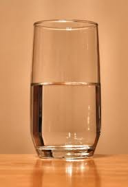 Как да се отговори на въпроса, чаша вода оборудване