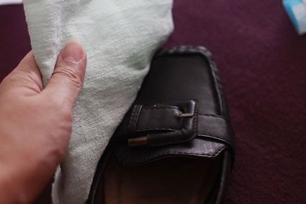 Как да се почисти кожени обувки, модни обувки
