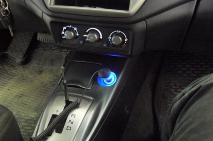 Как да се свържете на запалката в колата, където плюс и минус