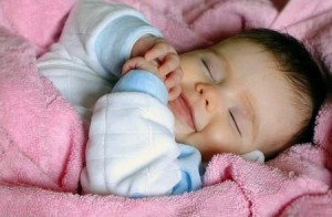 Как да се сложи да спи новороденото