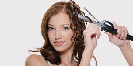 Как да се сгуша косата кърлинг у дома бързо и красиво