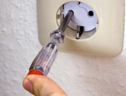 Как да разглобявате инструкция видео ключа за лампата на ремонт