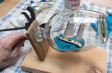 Как да си направим сувенир - лодка в бутилка с ръцете си