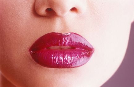 Как да направите устните си повече от