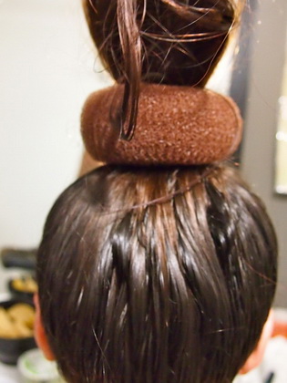 Как да си направим красив кок в главата с кравайче и фото възможности модерен стайлинг на коса