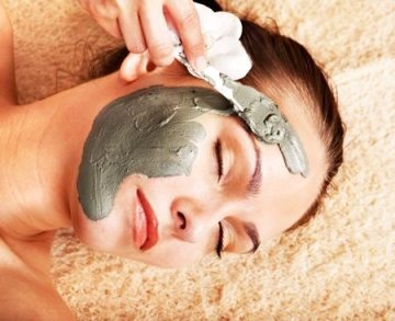Как да си направите маска за лице от глина