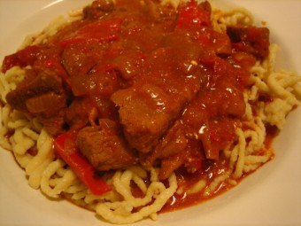 Как да направите сос за спагети с месо и пилешко месо се приготвя сос от сметана