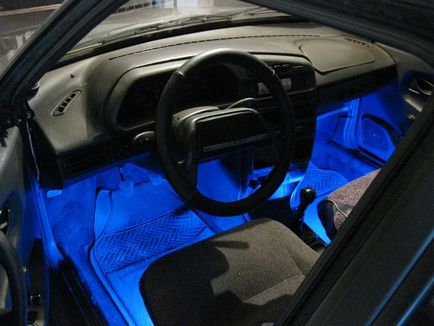 Как да си направим осветлението крака в колата с ръцете си