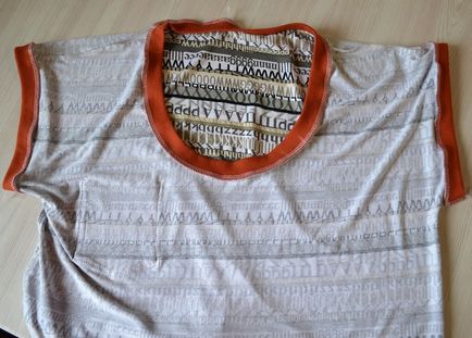 Как да шият трикотажни платове, шевни на тениска на трикотажни платове на жените