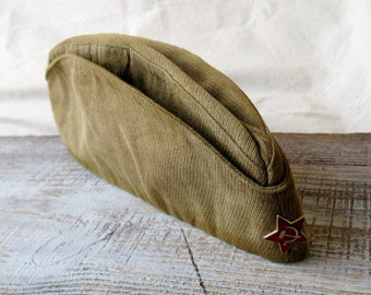 Как да шият военна шапка с ръцете си
