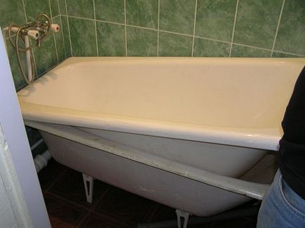 Как да инсталирате акрил лайнер в банята със своите коментари ръце, как да се изпълнява реставрация, снимката и