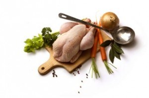 Как да готвя пиле за салати, супи и бульони