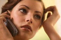 С нарастването на интереса Жена говори по телефона - това, което прави 1000 любимите съвети