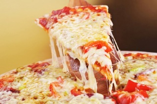 Как се поръчва пица у дома по телефона - портални съвети за жени и момичета