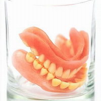 Изчерпателни зъбни импланти - зъби в 4 дни!