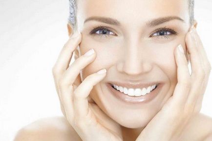 Lifting Cream за еластичността на лицето и хидратация