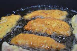 Пилешко филе в тесто в тигана и във фурната снимка рецептата