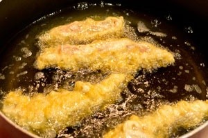 Пилешко филе в тесто в тигана и във фурната снимка рецептата