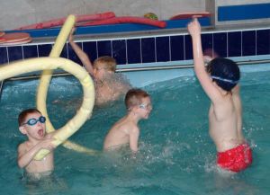 Терапевтична плуване в сколиоза 1, 2 и 3 степени на упражнения в басейна