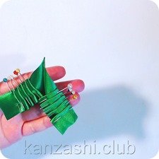 Листовки kanzashi на сатенени панделки - 8 работни срещи