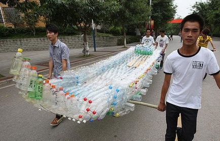 Лодка, изработена от пластмасови бутилки със собствените си ръце
