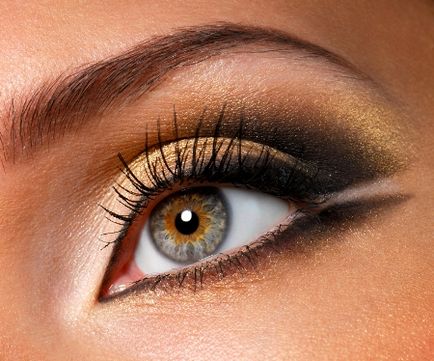 Грим в цвета на очите - професионалистите ще каже как да се направи стилен преобразяване