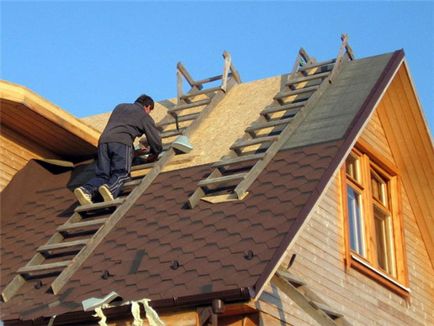 Монтаж на покрива с ръце започва с избора на необходимите материали (видео)
