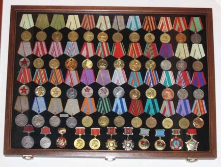 От коя страна са ордени и медали