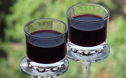 Вливането на череши-добрите рецепти за напитки на основата на алкохолни и безалкохолни напитки