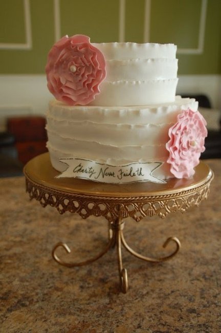 Нежни цветя на мастика за сватбена торта