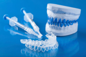 Избелване на устата охрана за зъби - как да го направите в домашни условия