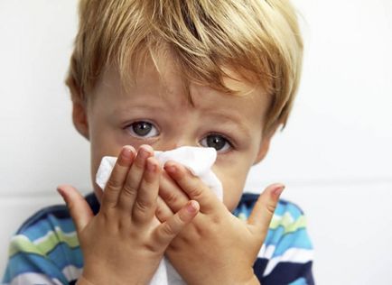 Оток на носа на детето предизвиква и решения на здравословни проблеми