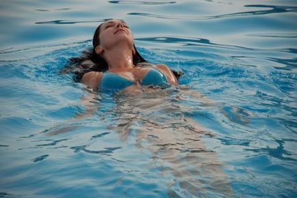 Плуване в остеохондроза на шийните и поясните прешлени и упражнения в басейн