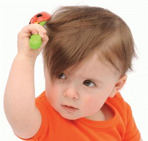Защо новородено бебе лошо (бавно) растат косми по главата