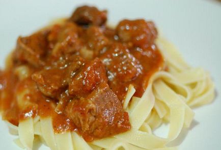 Сос за спагети в описанието на трапезария за подготовката и съставки