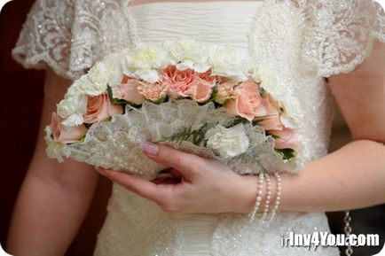 Различни форми на сватбени букети - снимка - малка сватбен букет