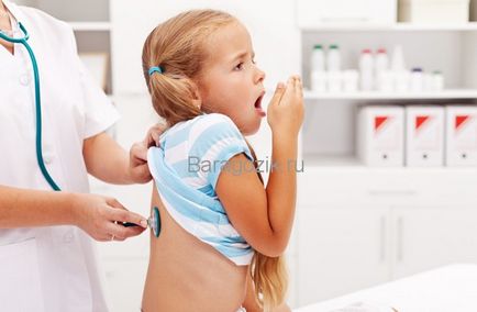 Редовни пристъпи на суха кашлица през нощта в малки деца - причини и какво да правя