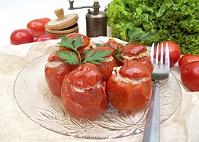 Рецепта печени домати, пълнени с месо
