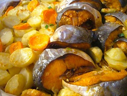 Риба на фурна с картофи и домати, снимки